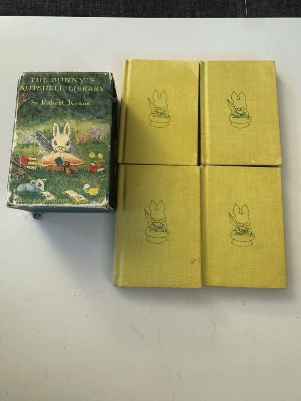 1965 The Bunny’s Nutshell Library 4 Miniature Books In A Box By Robert Kraus J31